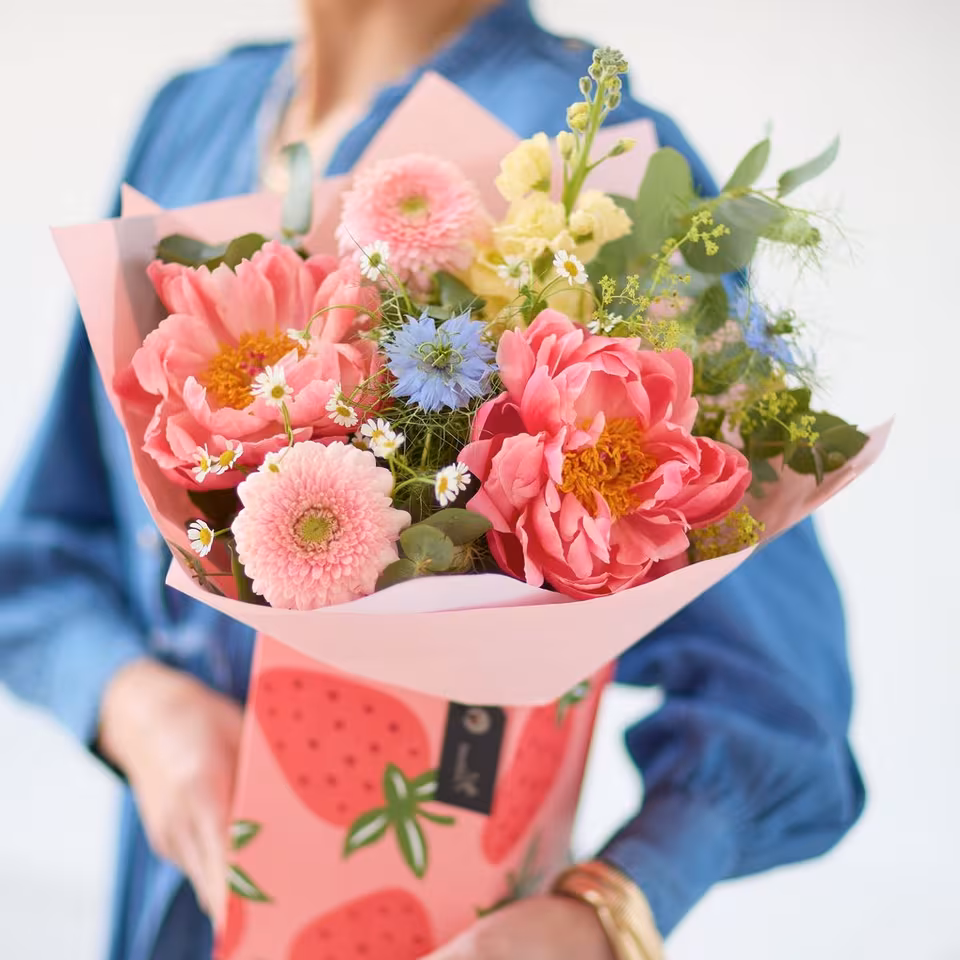 Enigmas Flower-Strawberry Gift Box